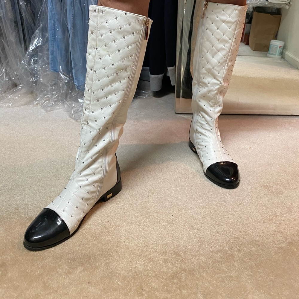 Beautiful white leather and patent toe boots